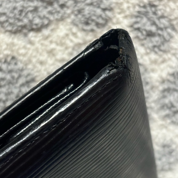 Louis Vuitton EPI black wallet - Picture 4 of 13